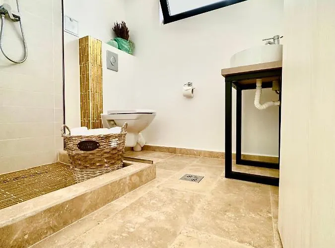 Casa Saga Proprietate Administrata De O Gazda Particulara Mangalia